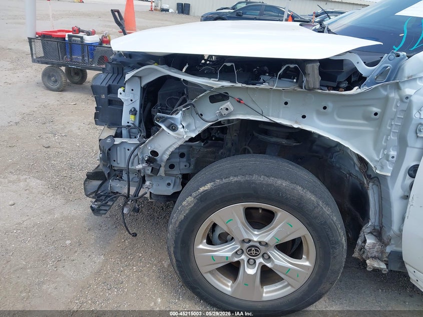 2021 Toyota Rav 4 VIN 2T3W1RFV4MW184262 IAAI salvage auction — FRONT & REAR, Salvage Title, sold $7,200 on 2026-07-29 (photo 6)