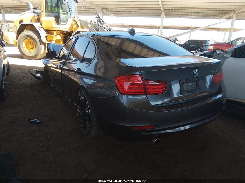 2013 BMW 3er VIN WBA3B1C53DK130480 IAAI salvage auction — FRONT END, Salvage Title, sold $300 on 2026-07-09 (photo 3)