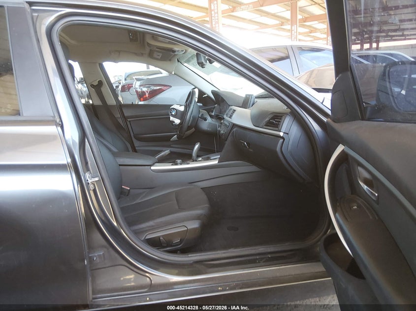 2013 BMW 3er VIN WBA3B1C53DK130480 IAAI salvage auction — FRONT END, Salvage Title, sold $300 on 2026-07-09 (photo 5)