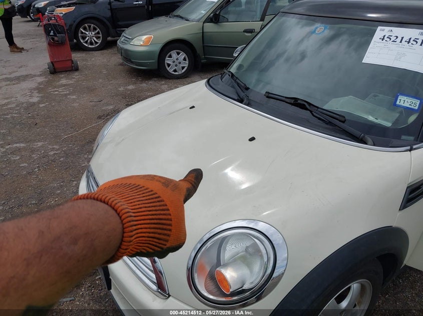 2011 Mini Cooper clubman VIN WMWZF3C58BT188456 IAAI salvage auction — HAIL, Original (Texas), sold $1,100 on 2026-07-14 (photo 6)