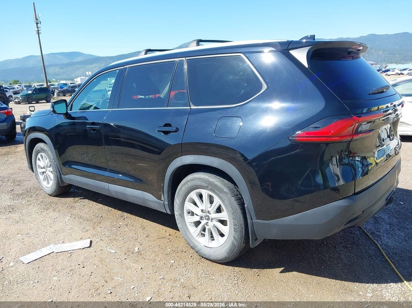 2024 Toyota Highlander VIN 5TDACAB5XRS021135 IAAI salvage auction — RIGHT FRONT, Salvage (Montana), sold $24,300 on 2026-07-15 (photo 3)