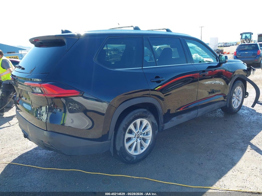 2024 Toyota Highlander VIN 5TDACAB5XRS021135 IAAI salvage auction — RIGHT FRONT, Salvage (Montana), sold $24,300 on 2026-07-15 (photo 4)