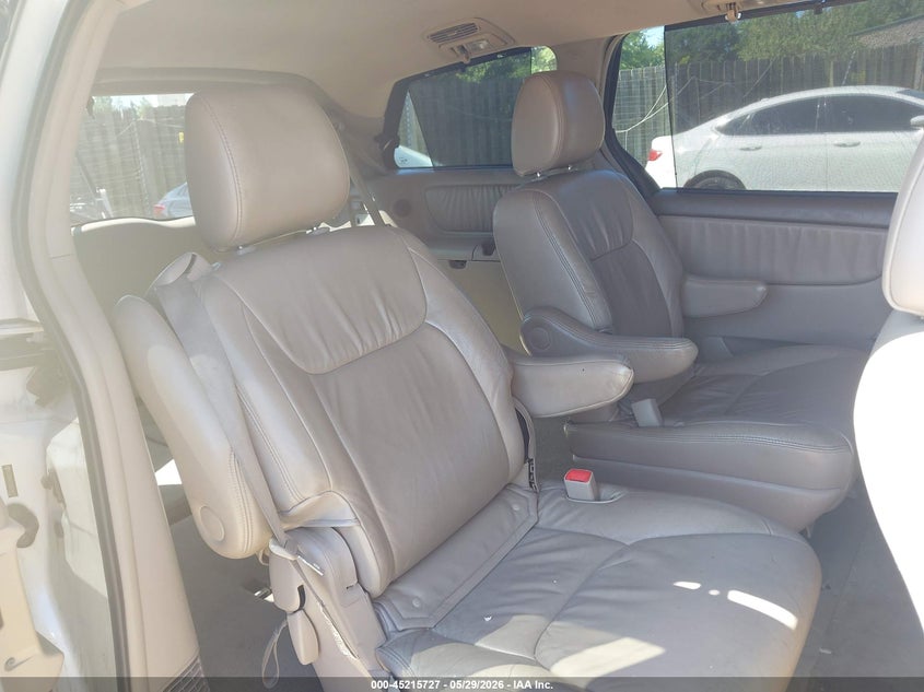 2010 Toyota Sienna VIN 5TDYK4CC4AS289425 IAAI salvage auction — NORMAL WEAR, Clear (Virginia), sold $925 on 2026-07-06 (photo 8)
