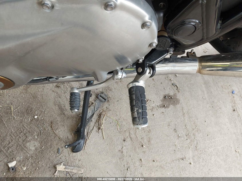 2018 Triumph motorcycle Bonneville VIN SMTD40HL2JT843770 IAAI salvage auction — FRONT END, Salvage (Texas), sold $2,750 on 2026-07-08 (photo 9)
