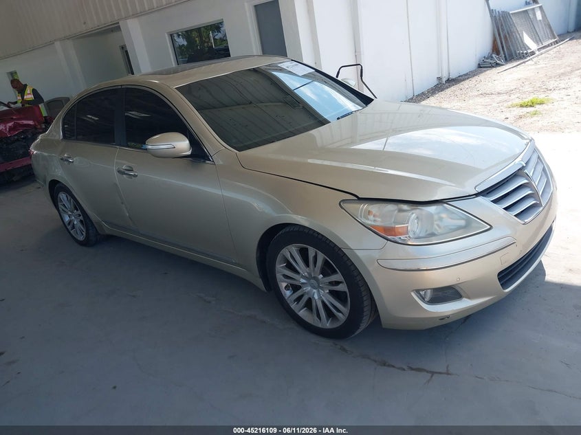 2009 Hyundai Genesis VIN KMHGC46F99U047313 IAAI salvage auction — RIGHT SIDE, Clear (Florida), sold $325 on 2026-07-08 (photo 1)