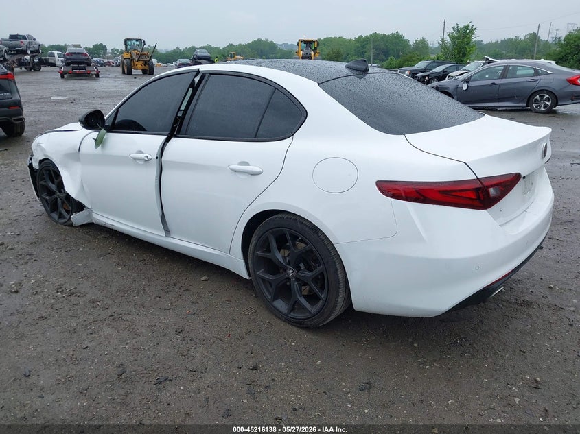 2021 Alfa romeo Giulia VIN ZARFANBN1M7643652 IAAI salvage auction — LEFT FRONT, Salvage Title, sold $10,000 on 2026-07-24 (photo 3)