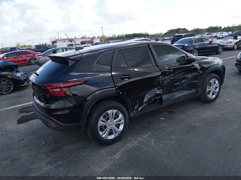 2024 Chevrolet Trax VIN KL77LFE27RC213295 IAAI salvage auction — RIGHT SIDE, Salvage Title, sold $5,650 on 2026-07-09 (photo 4)
