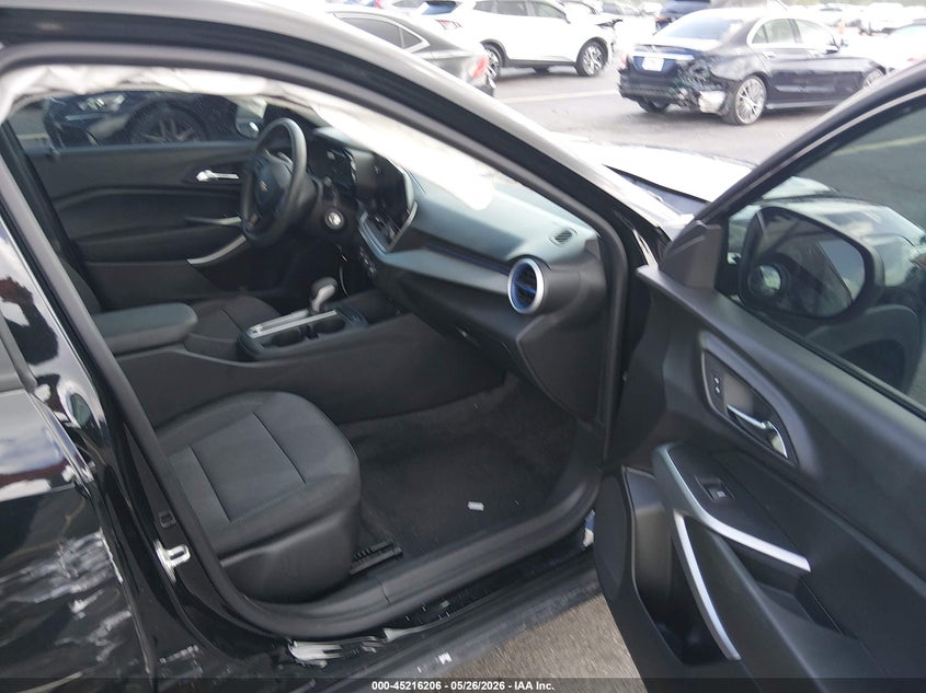 2024 Chevrolet Trax VIN KL77LFE27RC213295 IAAI salvage auction — RIGHT SIDE, Salvage Title, sold $5,650 on 2026-07-09 (photo 5)