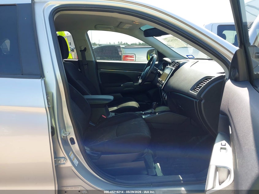 2020 Mitsubishi Outlander VIN JA4AP4AU3LU023837 IAAI salvage auction — LEFT SIDE, Salvage Title, sold $3,300 on 2026-07-23 (photo 5)