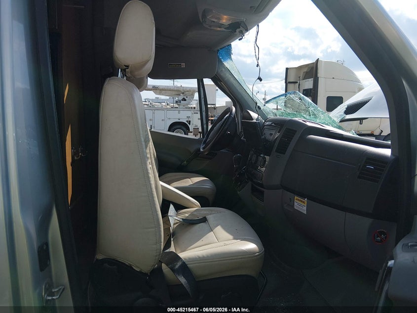2016 Mercedes-benz VIN WDAPF4CC8GP306670 IAAI salvage auction — ROLLOVER, Salvage Title, sold $8,100 on 2026-07-14 (photo 5)