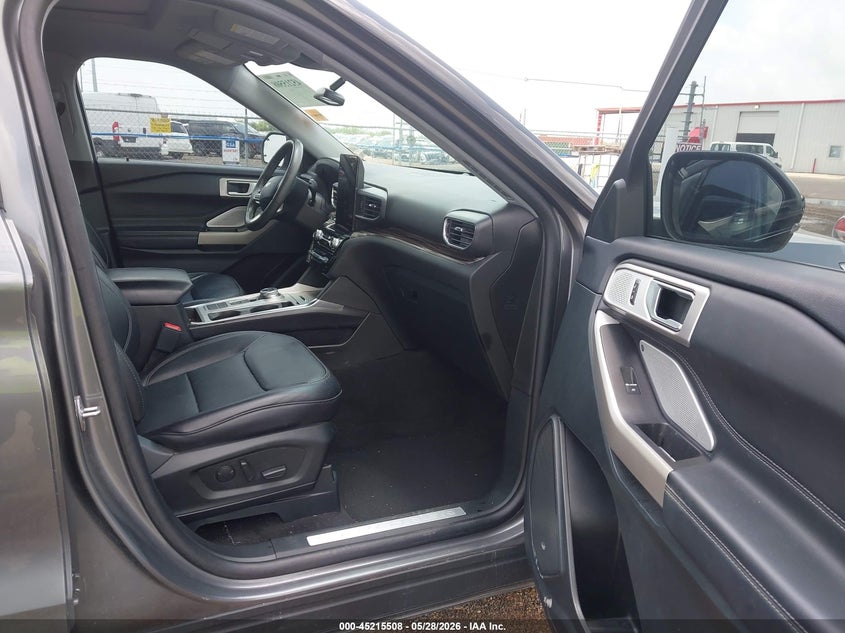 2023 Ford Explorer VIN 1FMSK7FH2PGC25722 IAAI salvage auction — WATER/FLOOD, Salvage Title, sold $11,600 on 2026-07-28 (photo 5)