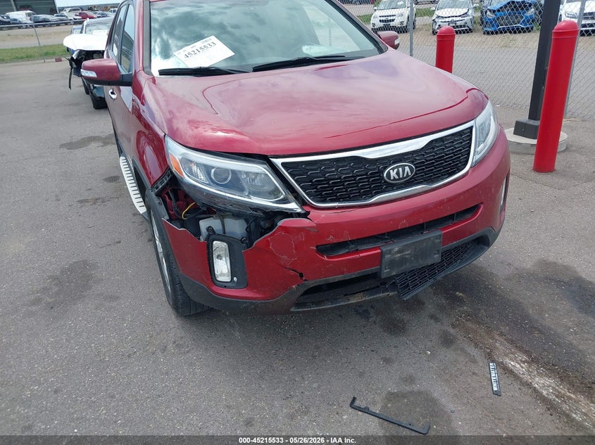 2014 Kia Sorento VIN 5XYKT3A68EG495425 IAAI salvage auction — FRONT END, Prior Salvage (Minnesota), sold $300 on 2026-07-29 (photo 6)
