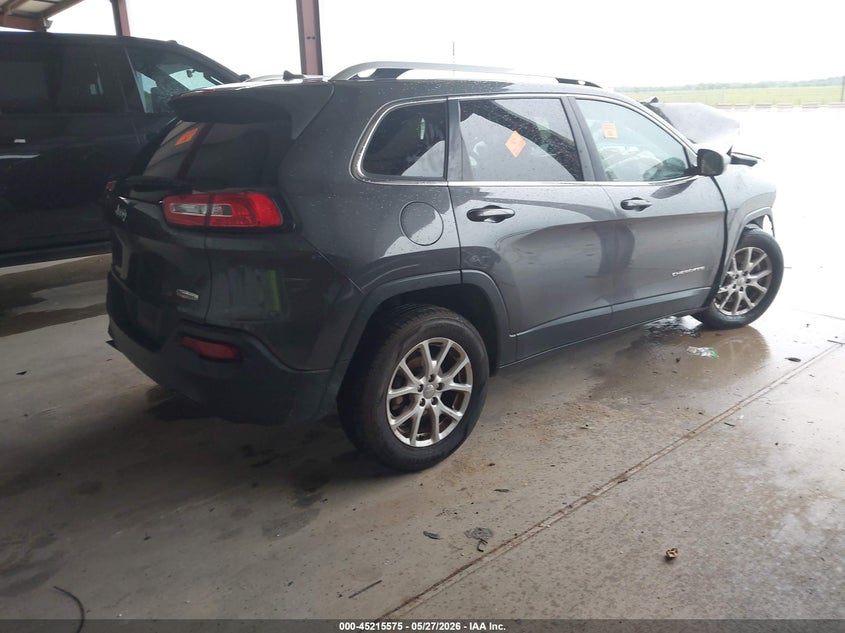 2015 Jeep Cherokee VIN 1C4PJLCB5FW539343 IAAI salvage auction — BIOHAZARD/CHEMICAL, Original (Texas), sold $300 on 2026-07-10 (photo 4)
