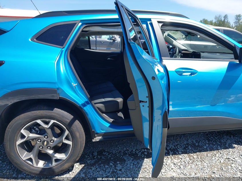 2025 Chevrolet Trax VIN KL77LHEP5SC325669 IAAI salvage auction — LEFT SIDE, Salvage Title, sold $3,500 on 2026-07-15 (photo 8)