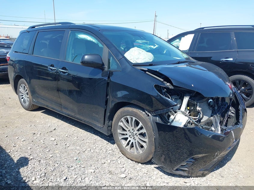 2020 Toyota Sienna VIN 5TDYZ3DC7LS082485 IAAI salvage auction — FRONT END, Mv-907A (New York), sold $4,550 on 2026-07-15 (photo 1)