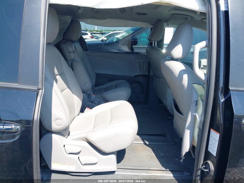 2020 Toyota Sienna VIN 5TDYZ3DC7LS082485 IAAI salvage auction — FRONT END, Mv-907A (New York), sold $4,550 on 2026-07-15 (photo 8)