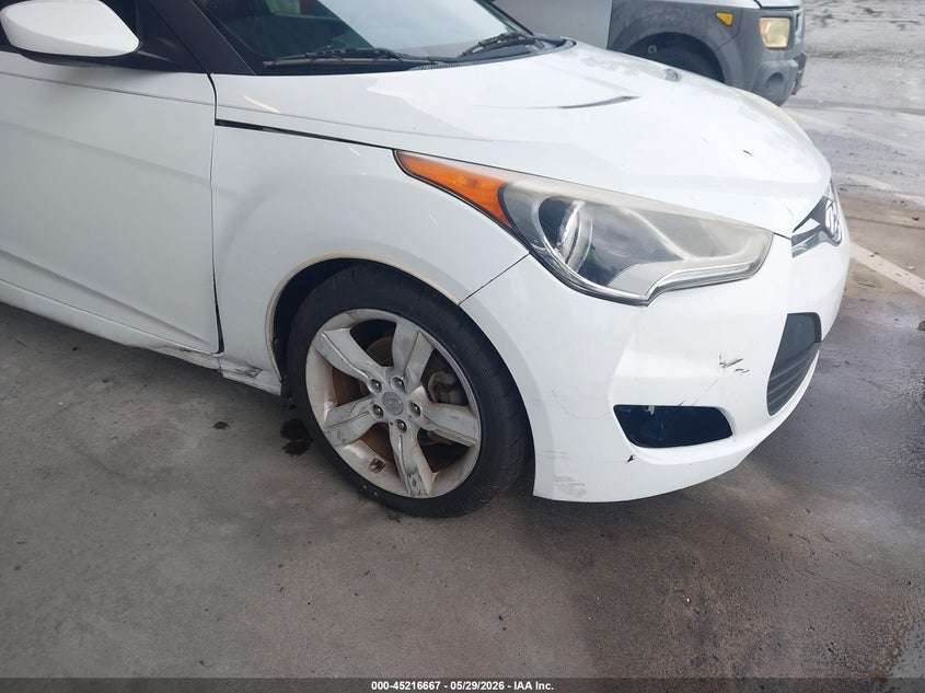 2014 Hyundai Veloster VIN KMHTC6AD4EU185268 IAAI salvage auction — NORMAL WEAR, Clear (Florida), sold $400 on 2026-07-14 (photo 6)