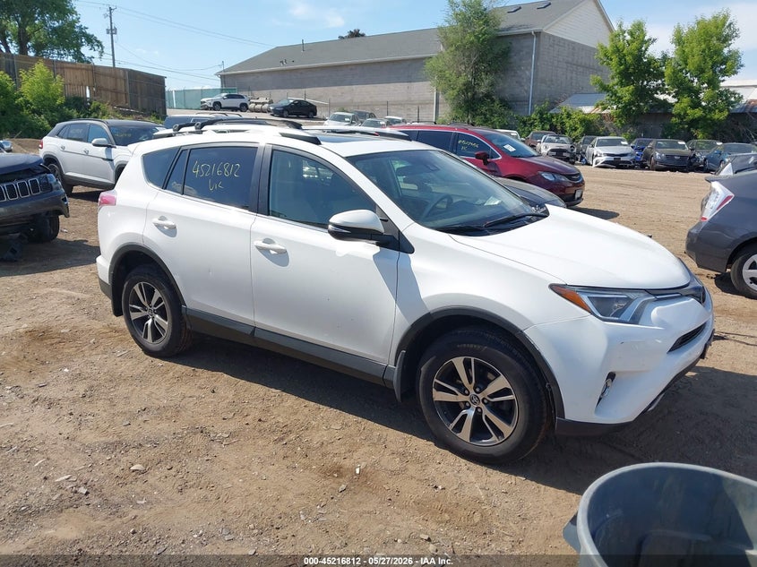 2018 Toyota Rav 4 VIN JTMRFREV6JJ201539 IAAI salvage auction — LEFT FRONT, Salvage Title, sold $6,100 on 2026-08-02 (photo 1)
