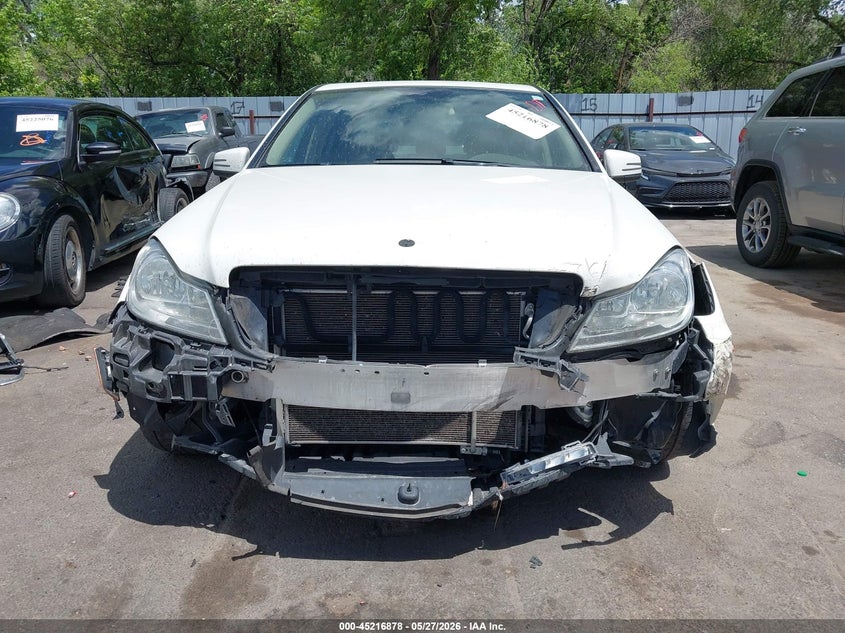 2013 Mercedes-benz C-klasse VIN WDDGF8AB1DF952896 IAAI salvage auction — FRONT END, Salvage Title, sold $25 on 2026-07-30 (photo 6)