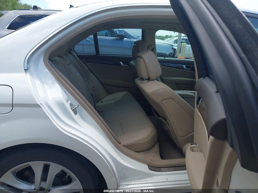 2013 Mercedes-benz C-klasse VIN WDDGF8AB1DF952896 IAAI salvage auction — FRONT END, Salvage Title, sold $25 on 2026-07-30 (photo 8)