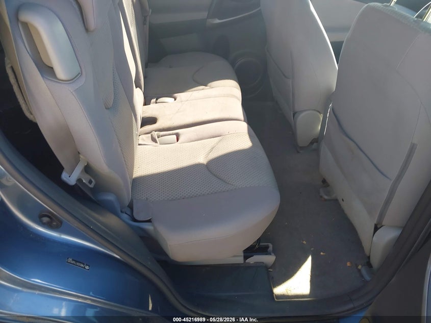 2007 Toyota Rav4 VIN JTMBD33V776050357 IAAI salvage auction — NORMAL WEAR, Clear (Massachusetts), sold $650 on 2026-07-10 (photo 8)