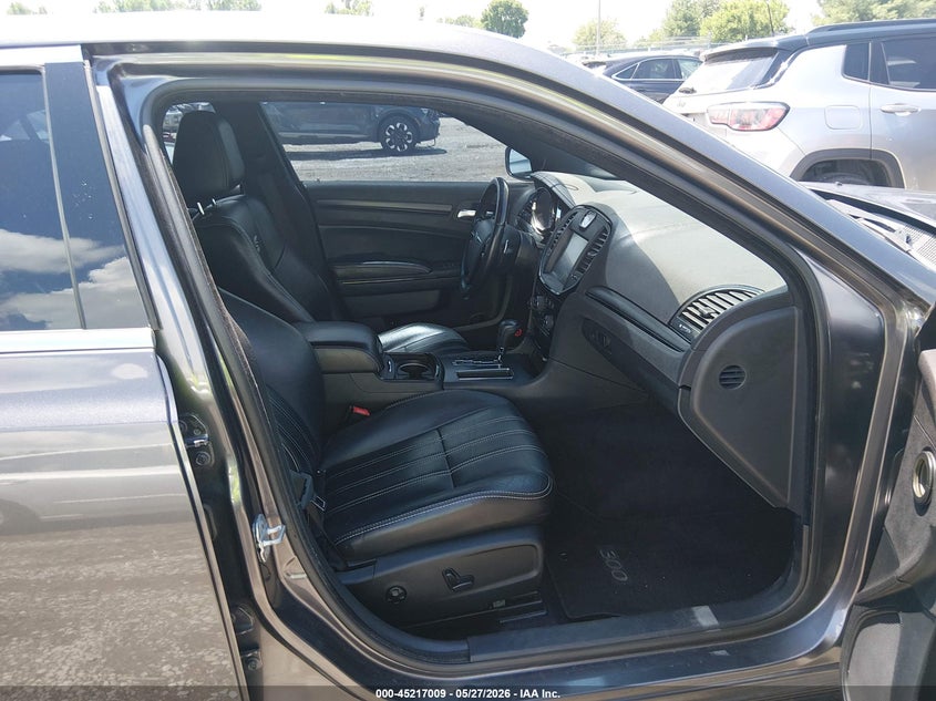 2013 Chrysler 300 VIN 2C3CCAGT8DH744011 IAAI salvage auction — NORMAL WEAR, Salvage Title, sold $4,350 on 2026-07-20 (photo 5)