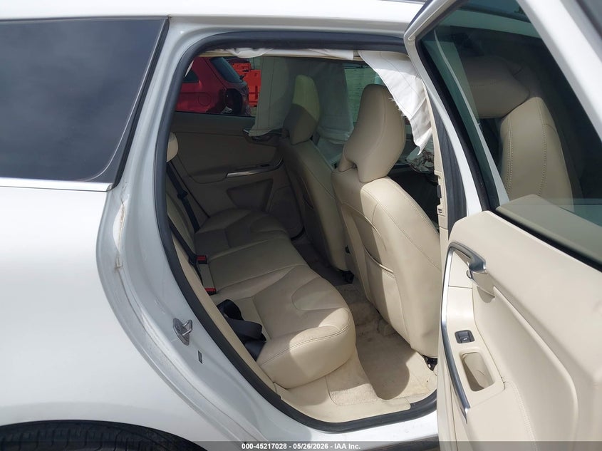 2015 Volvo Xc60 VIN YV440MDM3F2698149 IAAI salvage auction — FRONT END, Salvage Title, sold $450 on 2026-07-22 (photo 8)