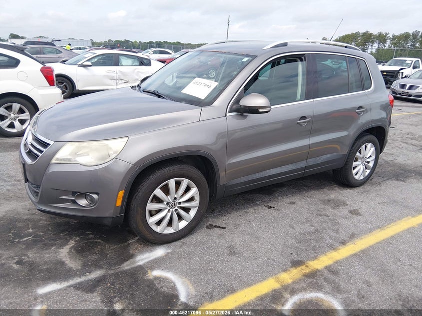 2011 Volkswagen Tiguan VIN WVGAV7AXXBW546701 IAAI salvage auction — NORMAL WEAR, Clear (South Carolina), sold $650 on 2026-07-15 (photo 2)