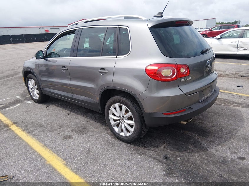 2011 Volkswagen Tiguan VIN WVGAV7AXXBW546701 IAAI salvage auction — NORMAL WEAR, Clear (South Carolina), sold $650 on 2026-07-15 (photo 3)
