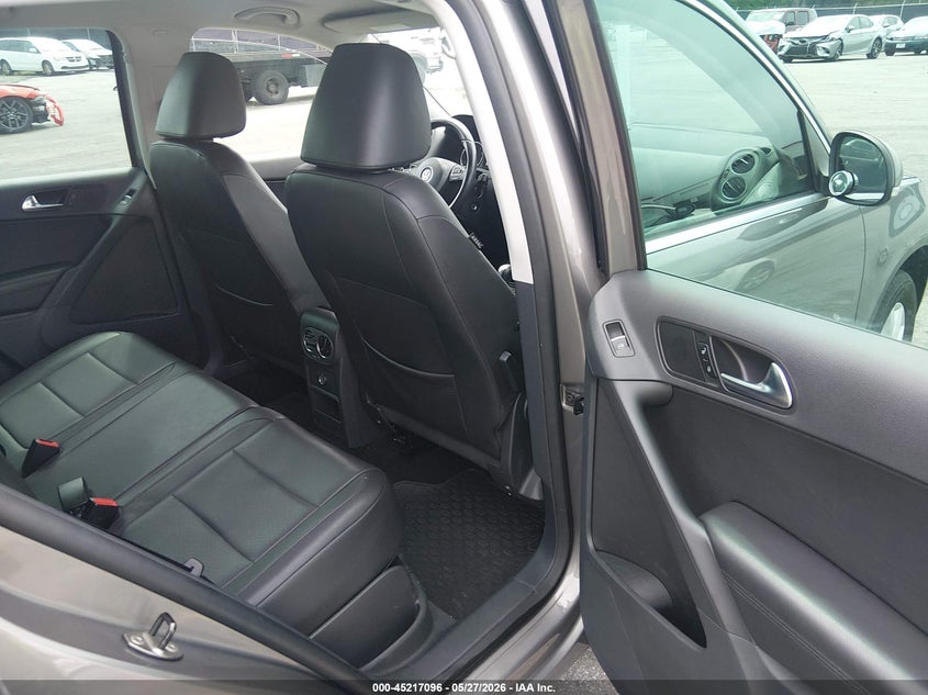2011 Volkswagen Tiguan VIN WVGAV7AXXBW546701 IAAI salvage auction — NORMAL WEAR, Clear (South Carolina), sold $650 on 2026-07-15 (photo 8)