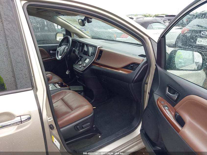 2017 Toyota Sienna VIN 5TDYZ3DC6HS770145 IAAI salvage auction — FRONT END, Original (Texas), sold $9,975 on 2026-07-08 (photo 5)