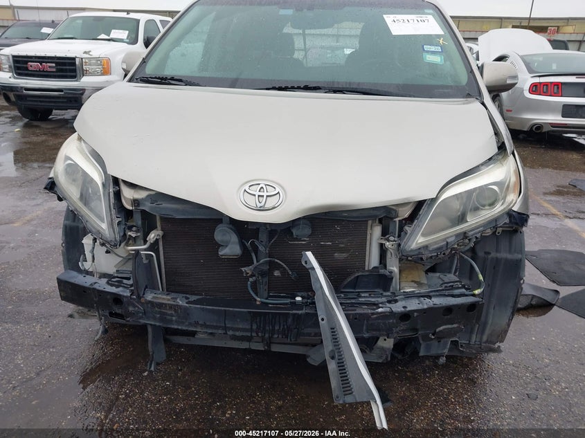 2017 Toyota Sienna VIN 5TDYZ3DC6HS770145 IAAI salvage auction — FRONT END, Original (Texas), sold $9,975 on 2026-07-08 (photo 6)