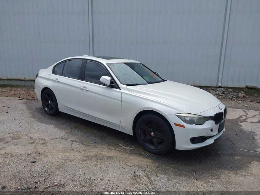 2014 BMW 3er VIN WBA3A5G53ENP31568 IAAI salvage auction — NORMAL WEAR, Repossession Paperwork (Georgia), sold $950 on 2026-08-14 (photo 1)
