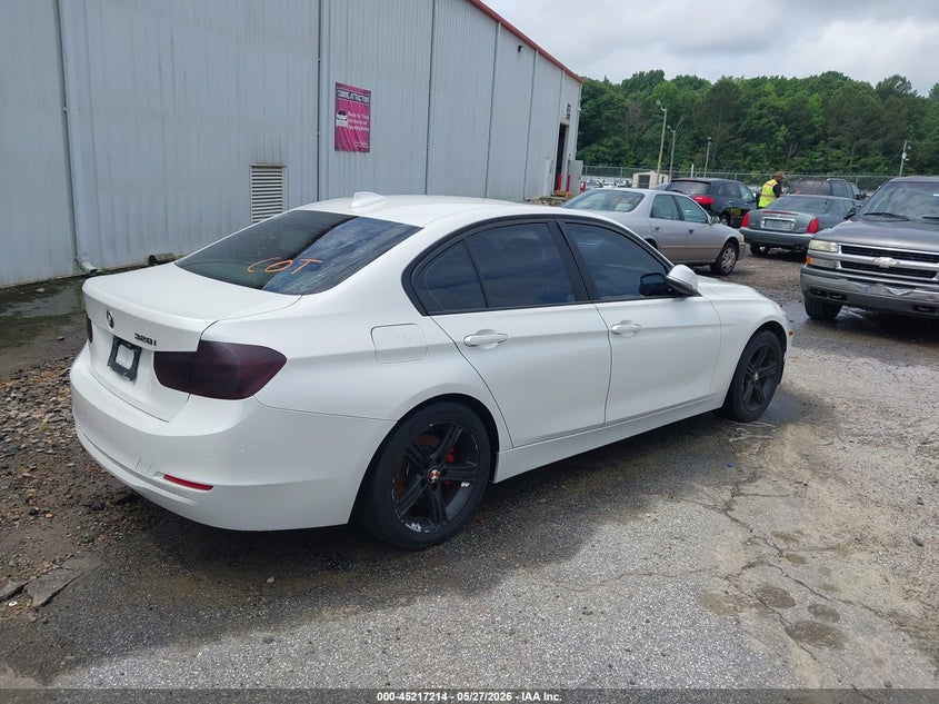 2014 BMW 3er VIN WBA3A5G53ENP31568 IAAI salvage auction — NORMAL WEAR, Repossession Paperwork (Georgia), sold $950 on 2026-08-14 (photo 4)