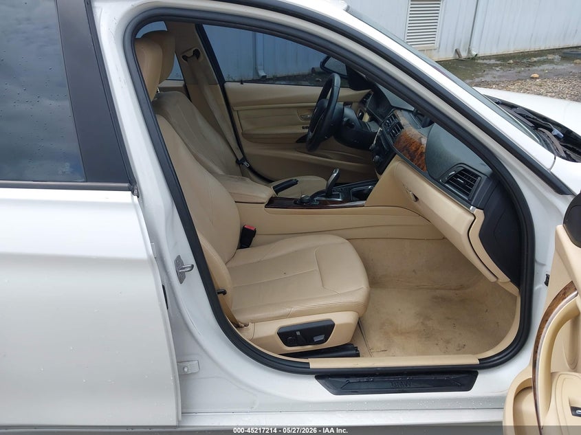 2014 BMW 3er VIN WBA3A5G53ENP31568 IAAI salvage auction — NORMAL WEAR, Repossession Paperwork (Georgia), sold $950 on 2026-08-14 (photo 5)