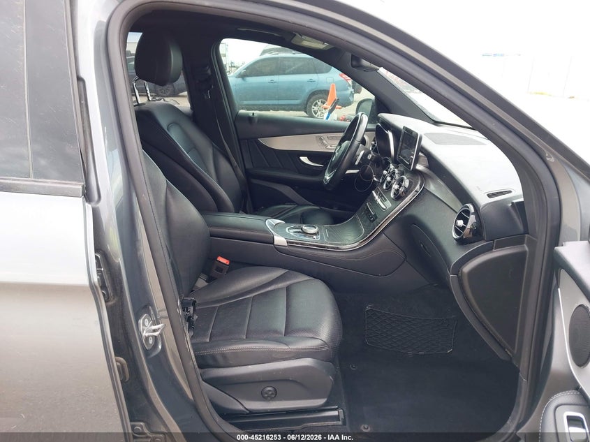 2019 Mercedes-benz Glc VIN WDC0G4JB9KV126277 IAAI salvage auction — REAR END, Original (Texas), sold $8,100 on 2026-07-22 (photo 5)