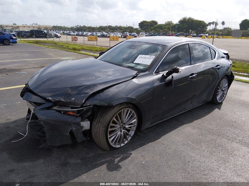 2023 Lexus Is VIN JTHDA1D25P5125068 IAAI salvage auction — SIDE, Salvage Title, sold $7,000 on 2026-07-30 (photo 2)