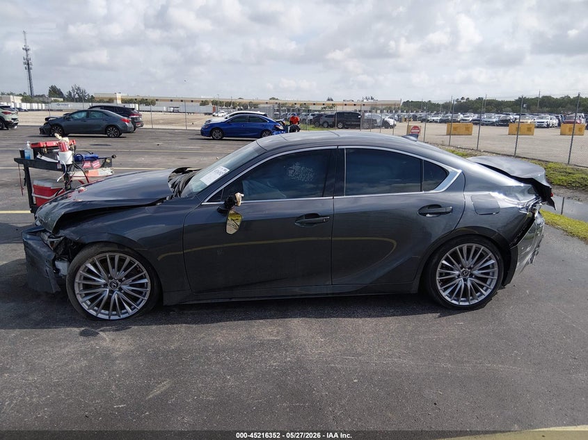 2023 Lexus Is VIN JTHDA1D25P5125068 IAAI salvage auction — SIDE, Salvage Title, sold $7,000 on 2026-07-30 (photo 6)