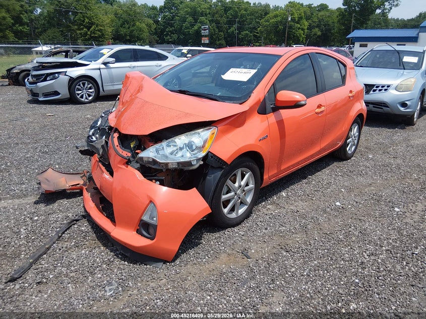 2014 Toyota Prius c VIN JTDKDTB31E1074454 IAAI salvage auction — FRONT END, Salvage Title, sold $650 on 2026-07-14 (photo 2)