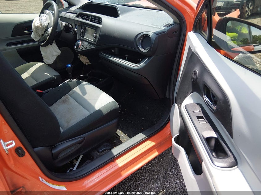 2014 Toyota Prius c VIN JTDKDTB31E1074454 IAAI salvage auction — FRONT END, Salvage Title, sold $650 on 2026-07-14 (photo 5)