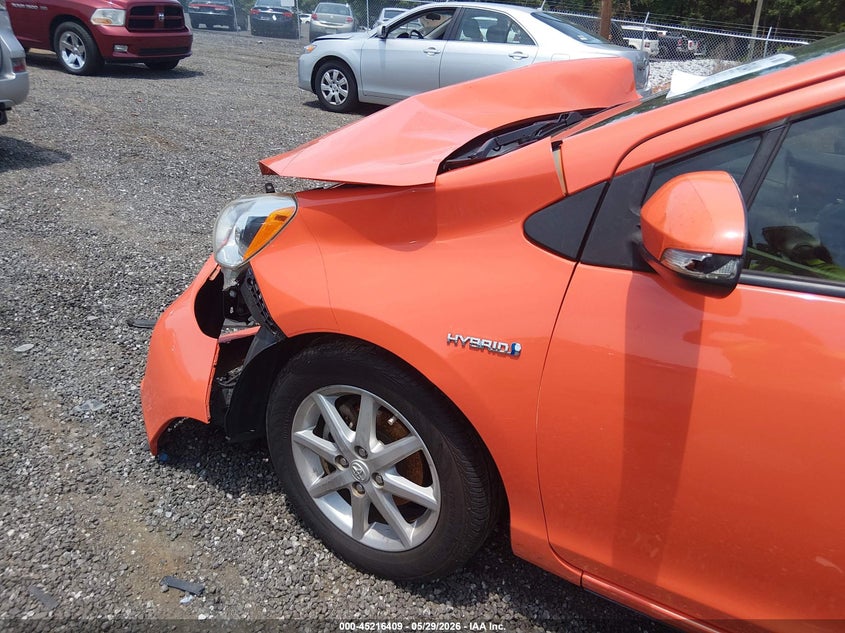 2014 Toyota Prius c VIN JTDKDTB31E1074454 IAAI salvage auction — FRONT END, Salvage Title, sold $650 on 2026-07-14 (photo 6)