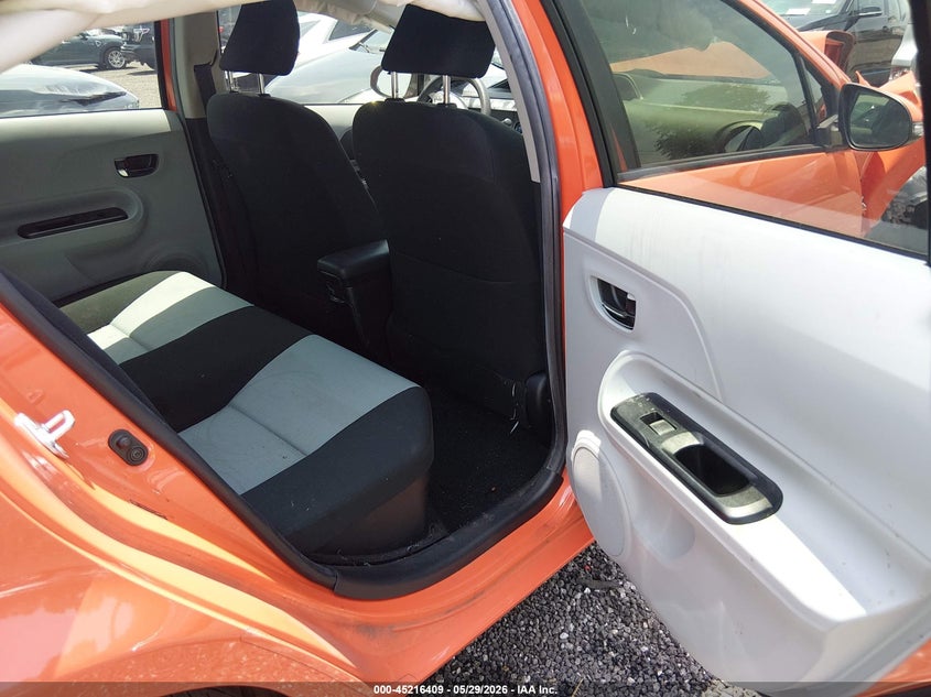 2014 Toyota Prius c VIN JTDKDTB31E1074454 IAAI salvage auction — FRONT END, Salvage Title, sold $650 on 2026-07-14 (photo 8)
