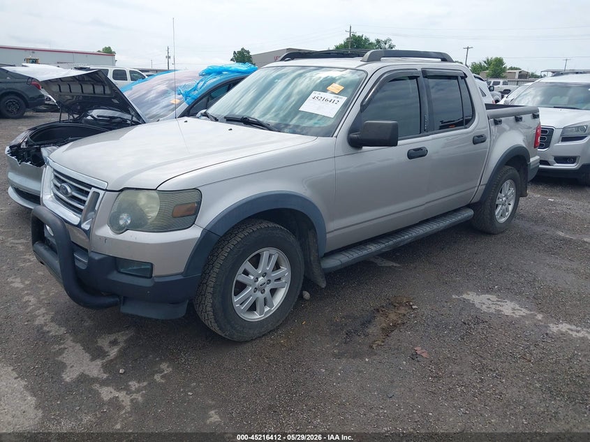 2008 Ford Explorer sport trac VIN 1FMEU51E98UA90332 IAAI salvage auction — RIGHT FRONT, Clear (Oklahoma), sold $1,300 on 2026-07-09 (photo 2)