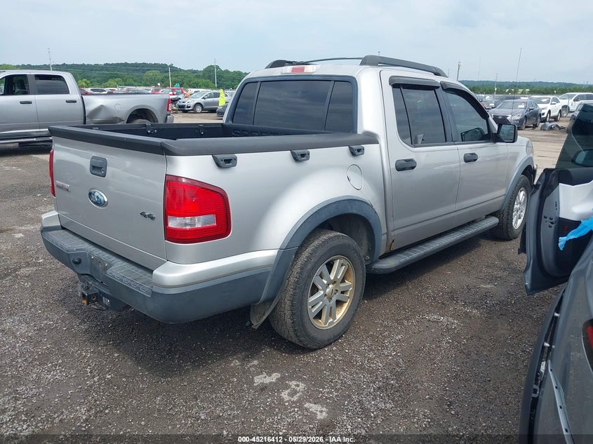 2008 Ford Explorer sport trac VIN 1FMEU51E98UA90332 IAAI salvage auction — RIGHT FRONT, Clear (Oklahoma), sold $1,300 on 2026-07-09 (photo 4)