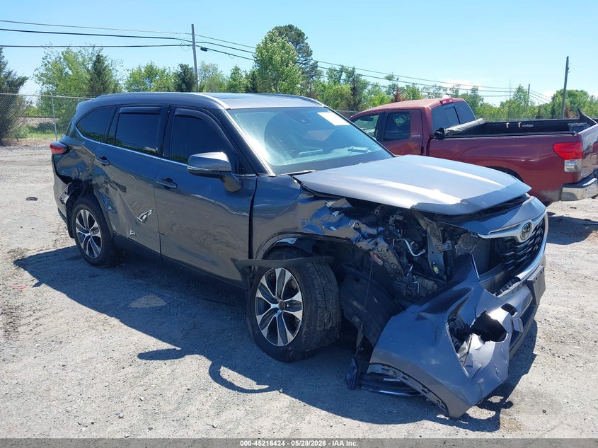 2022 Toyota Highlander VIN 5TDGZRBH7NS175894 IAAI salvage auction — RIGHT FRONT, Salvage Title, sold $10,975 on 2026-07-14 (photo 1)