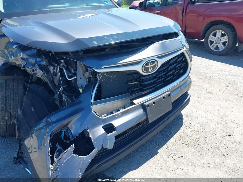 2022 Toyota Highlander VIN 5TDGZRBH7NS175894 IAAI salvage auction — RIGHT FRONT, Salvage Title, sold $10,975 on 2026-07-14 (photo 6)