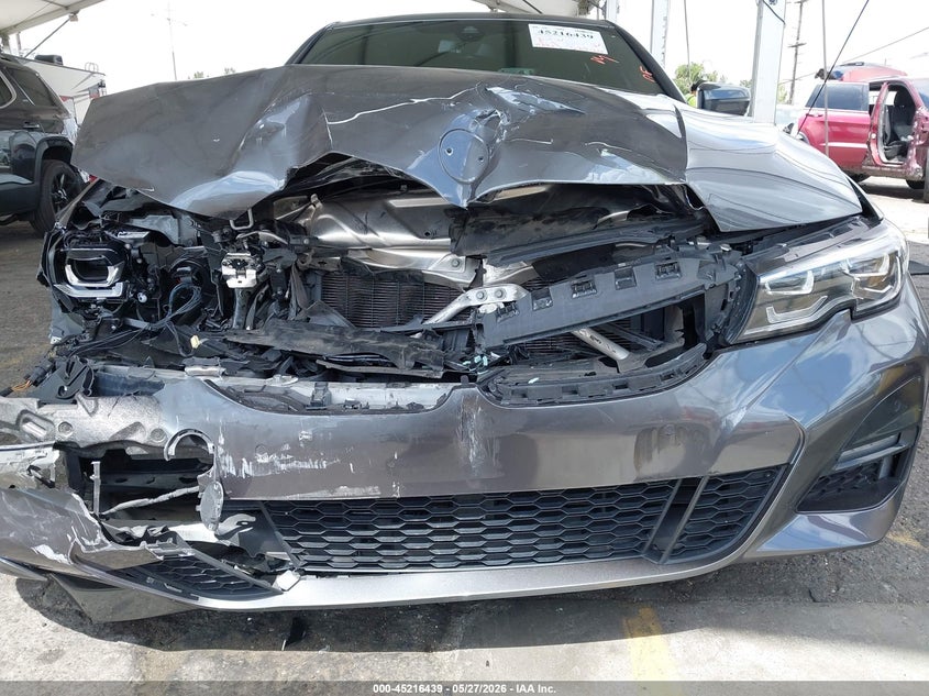 2019 BMW 3er VIN WBA5R1C5XKFH15540 IAAI salvage auction — FRONT END, Salvage Title, sold $8,200 on 2026-08-25 (photo 6)