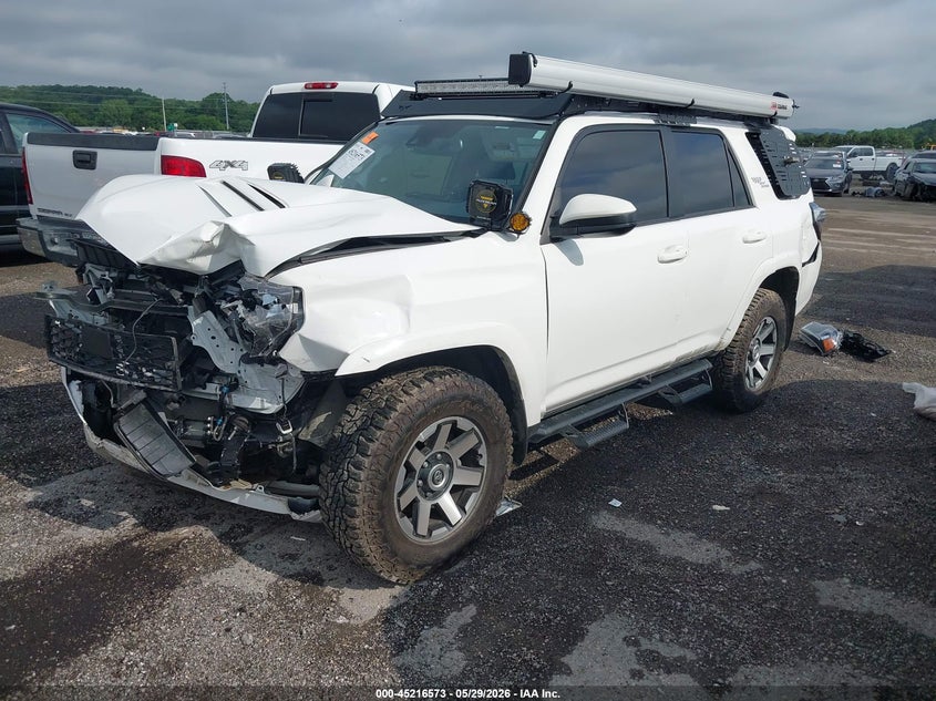 2023 Toyota 4runner VIN JTEPU5JR0P6200960 IAAI salvage auction — FRONT END, Clear (Oklahoma), sold $12,400 on 2026-08-01 (photo 2)