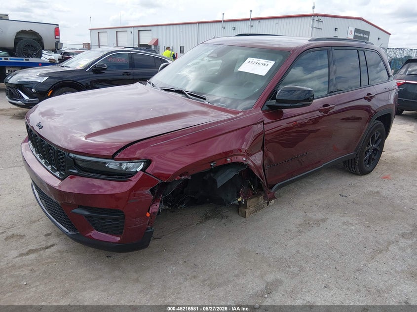 2025 Jeep Grand cherokee VIN 1C4RJHAG5SC342477 IAAI salvage auction — LEFT FRONT, Salvage Title, sold $14,700 on 2026-07-24 (photo 2)