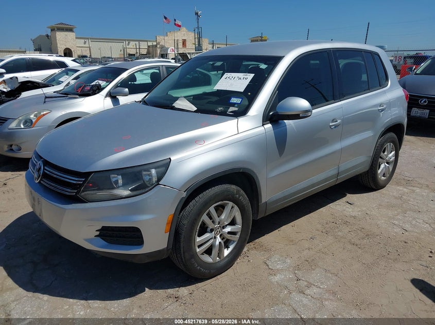 2014 Volkswagen Tiguan VIN WVGAV3AX8EW525388 IAAI salvage auction — HAIL, Salvage Title, sold $3,150 on 2026-08-11 (photo 2)